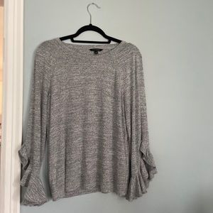 Super soft gray shirt with ruffled sleeves!